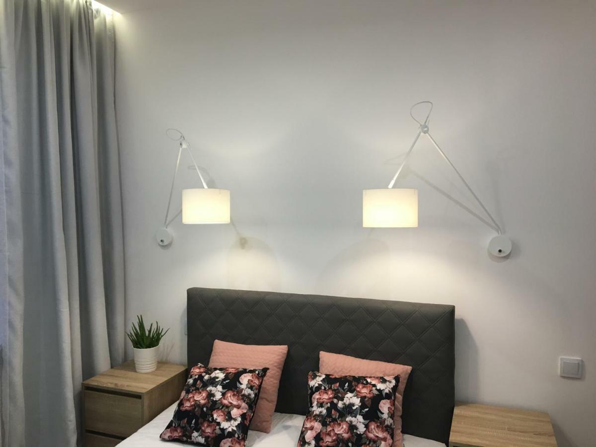 Family & Business Elegant Apartments Ul Astronautow Centrum Downtown - 3 Bedroom, Parking เคียลเซ ภายนอก รูปภาพ