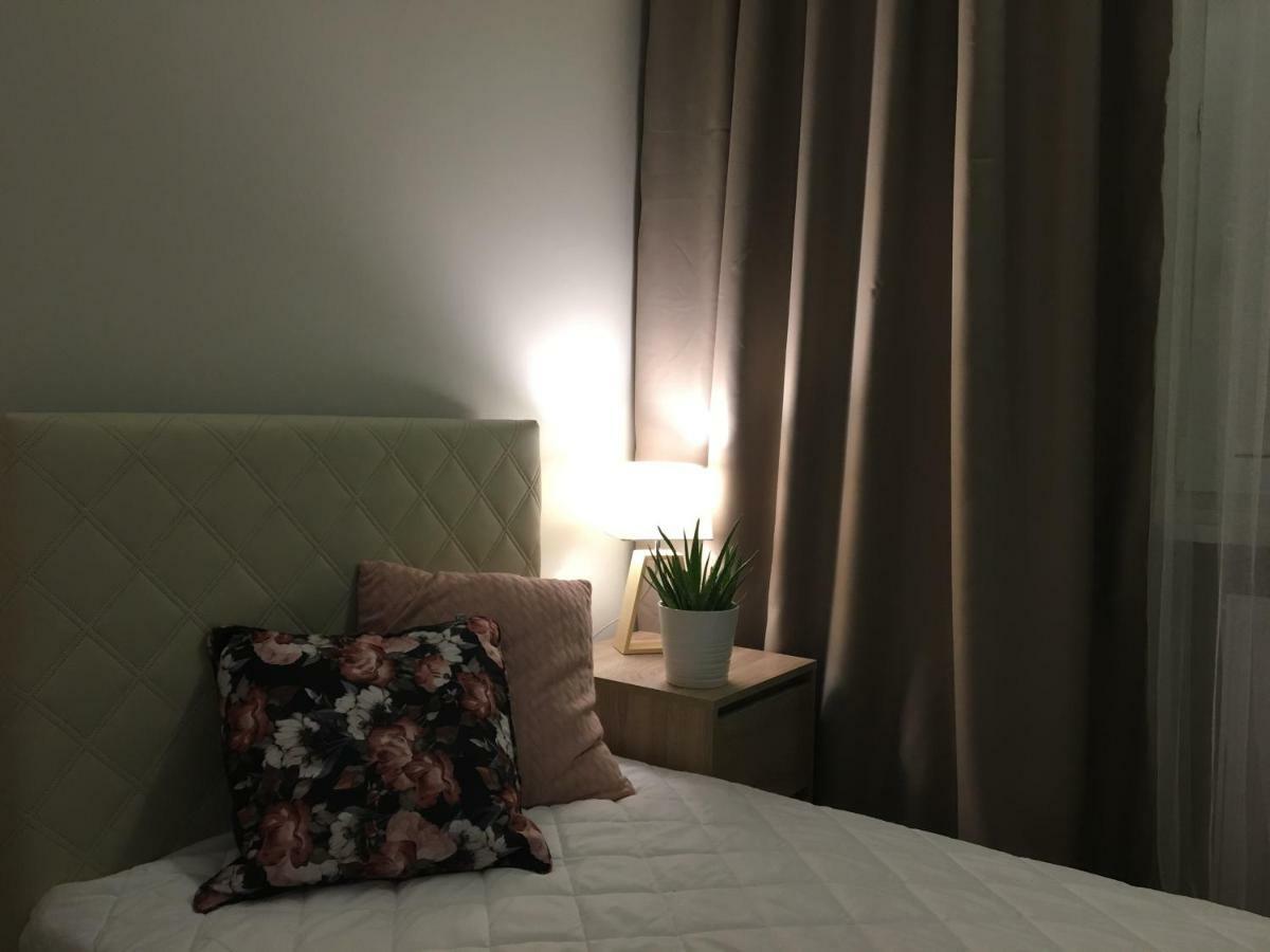 Family & Business Elegant Apartments Ul Astronautow Centrum Downtown - 3 Bedroom, Parking เคียลเซ ภายนอก รูปภาพ