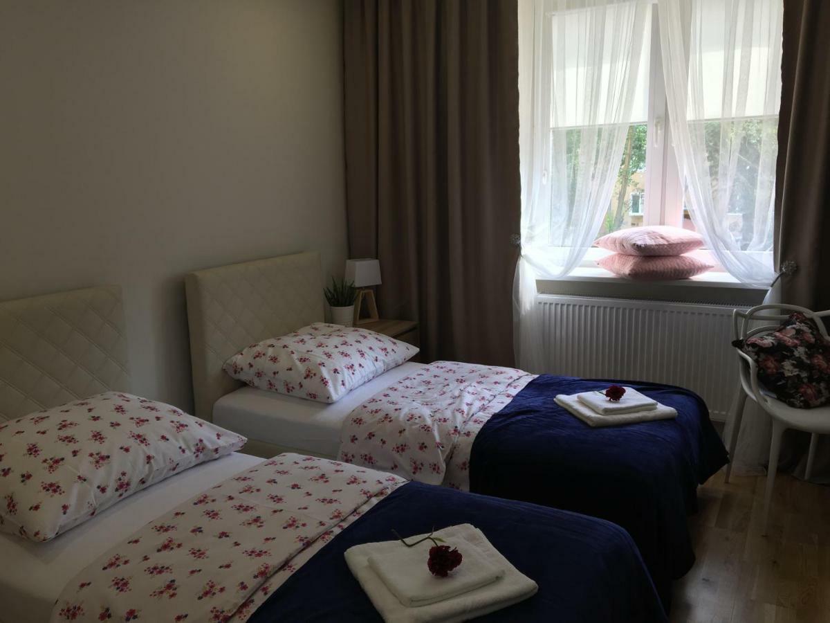 Family & Business Elegant Apartments Ul Astronautow Centrum Downtown - 3 Bedroom, Parking เคียลเซ ภายนอก รูปภาพ