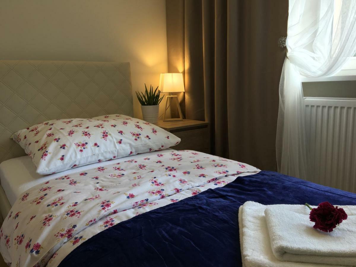Family & Business Elegant Apartments Ul Astronautow Centrum Downtown - 3 Bedroom, Parking เคียลเซ ภายนอก รูปภาพ