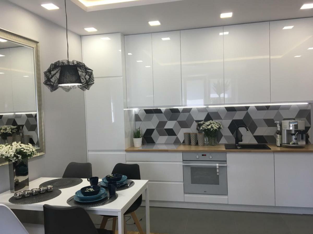 Family & Business Elegant Apartments Ul Astronautow Centrum Downtown - 3 Bedroom, Parking เคียลเซ ภายนอก รูปภาพ
