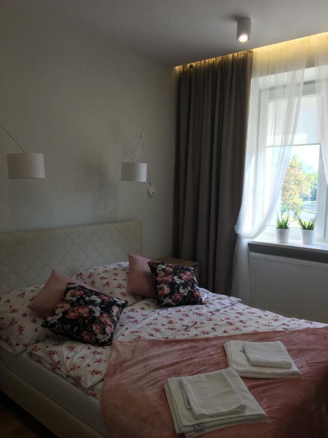 Family & Business Elegant Apartments Ul Astronautow Centrum Downtown - 3 Bedroom, Parking เคียลเซ ภายนอก รูปภาพ
